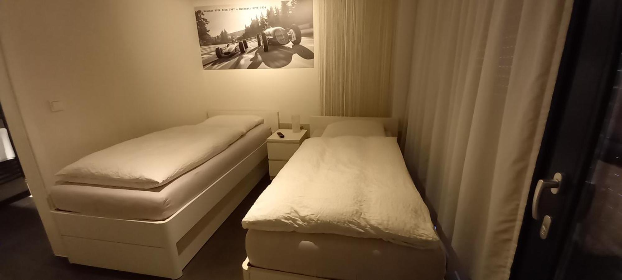 Ring-Race-Flats Appartements Adenau Esterno foto