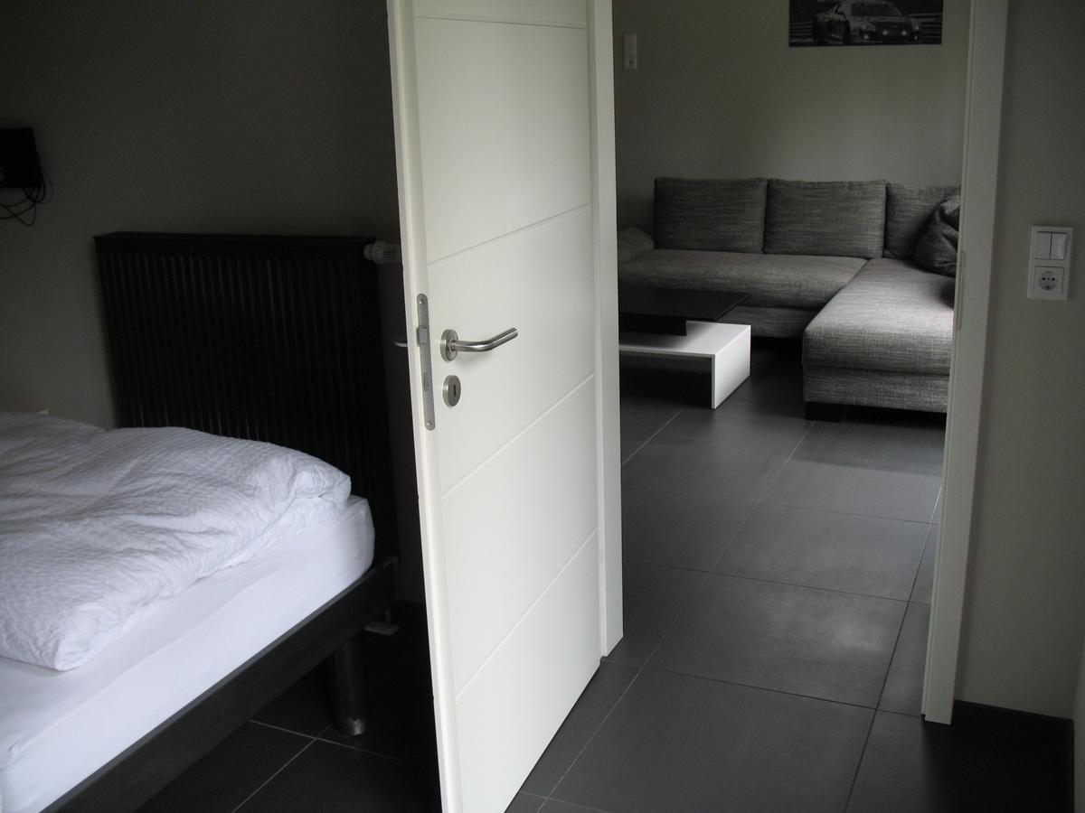 Ring-Race-Flats Appartements Adenau Esterno foto